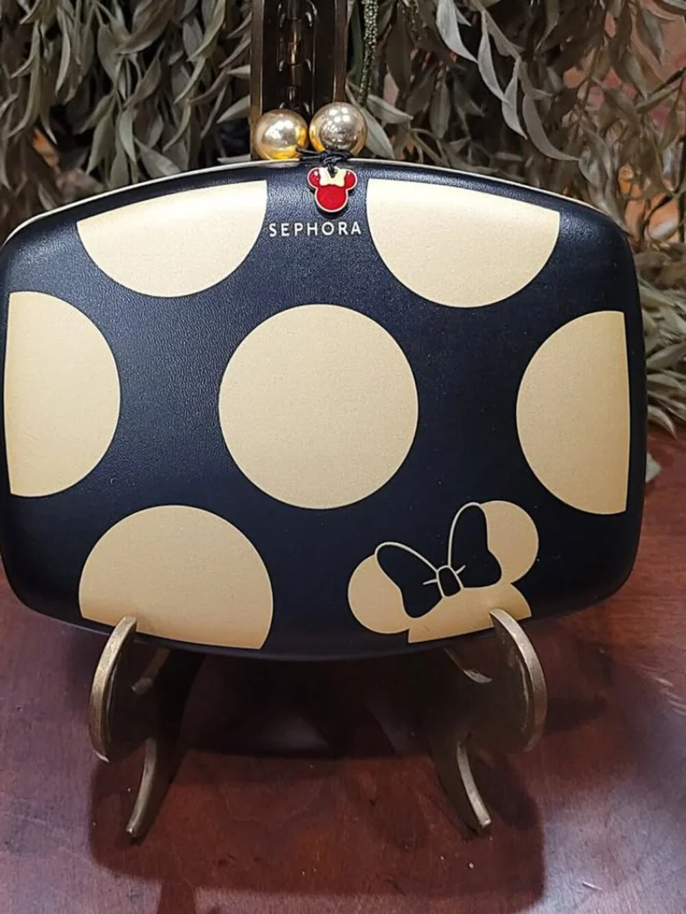 New Sephora Disney Minnie Mouse World in Color Eyeshadow Palette Clutch Purse